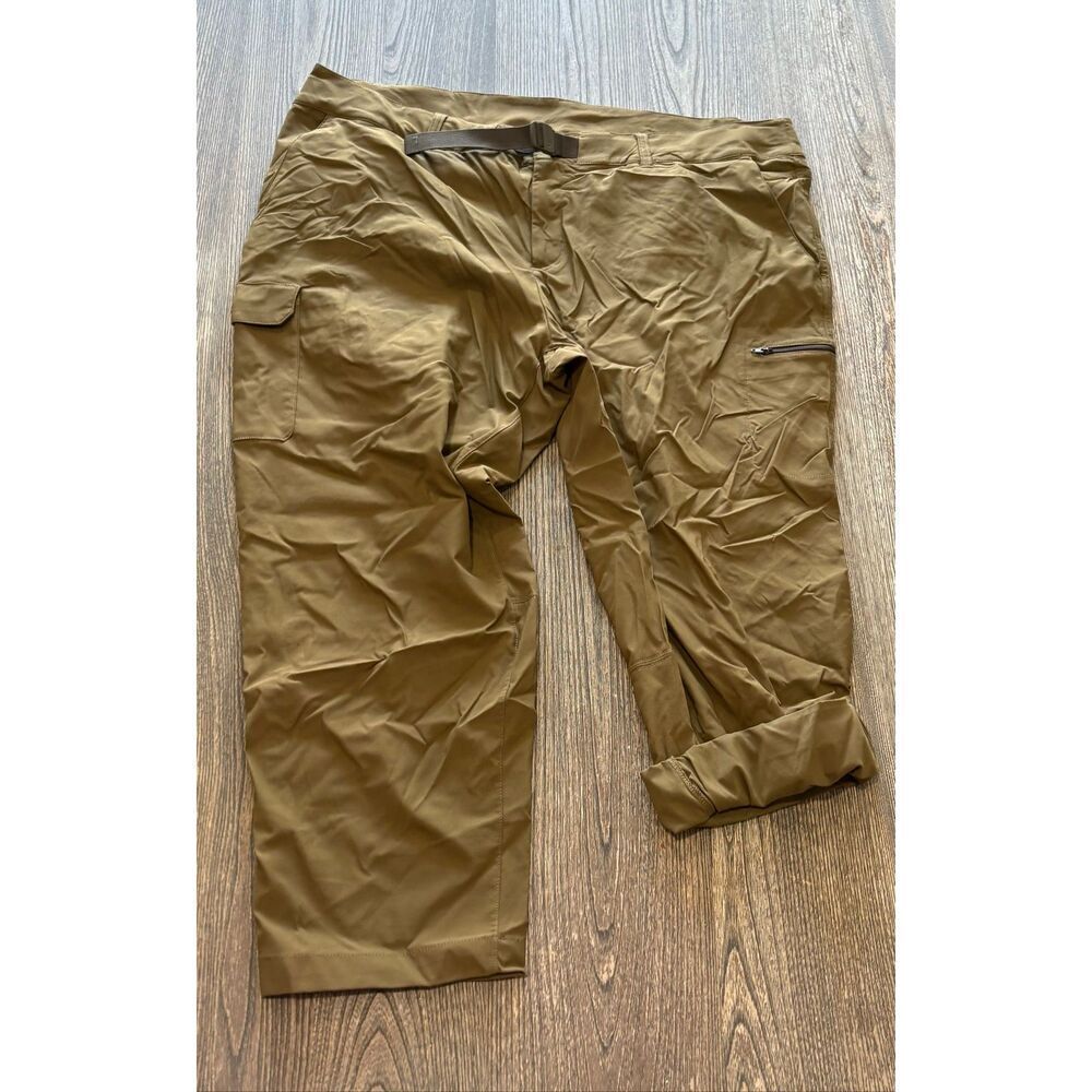 NWOT The North Face Womens Cargo Capri Pants Mid Rise UPF 40+ Khaki Size 24W